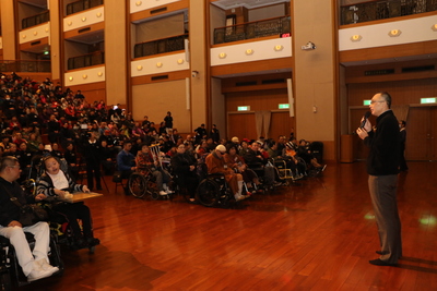 謝政達代表侯友宜市長參加慈濟板橋園區歲末感恩圍爐活動