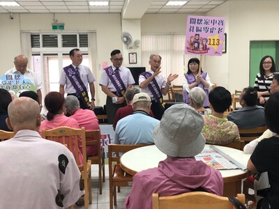 紳士協會到蘆洲永安老人活動中心宣導家暴防治