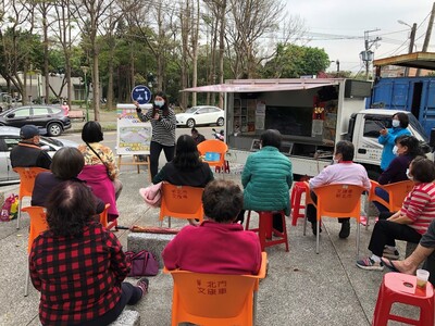 新北市文康車到偏區宣導道安  在疫情趨緩後將重新啟動