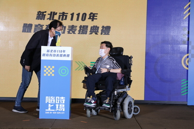 劉和然副市長鼓勵張孜維朝2024年巴黎帕運邁進
