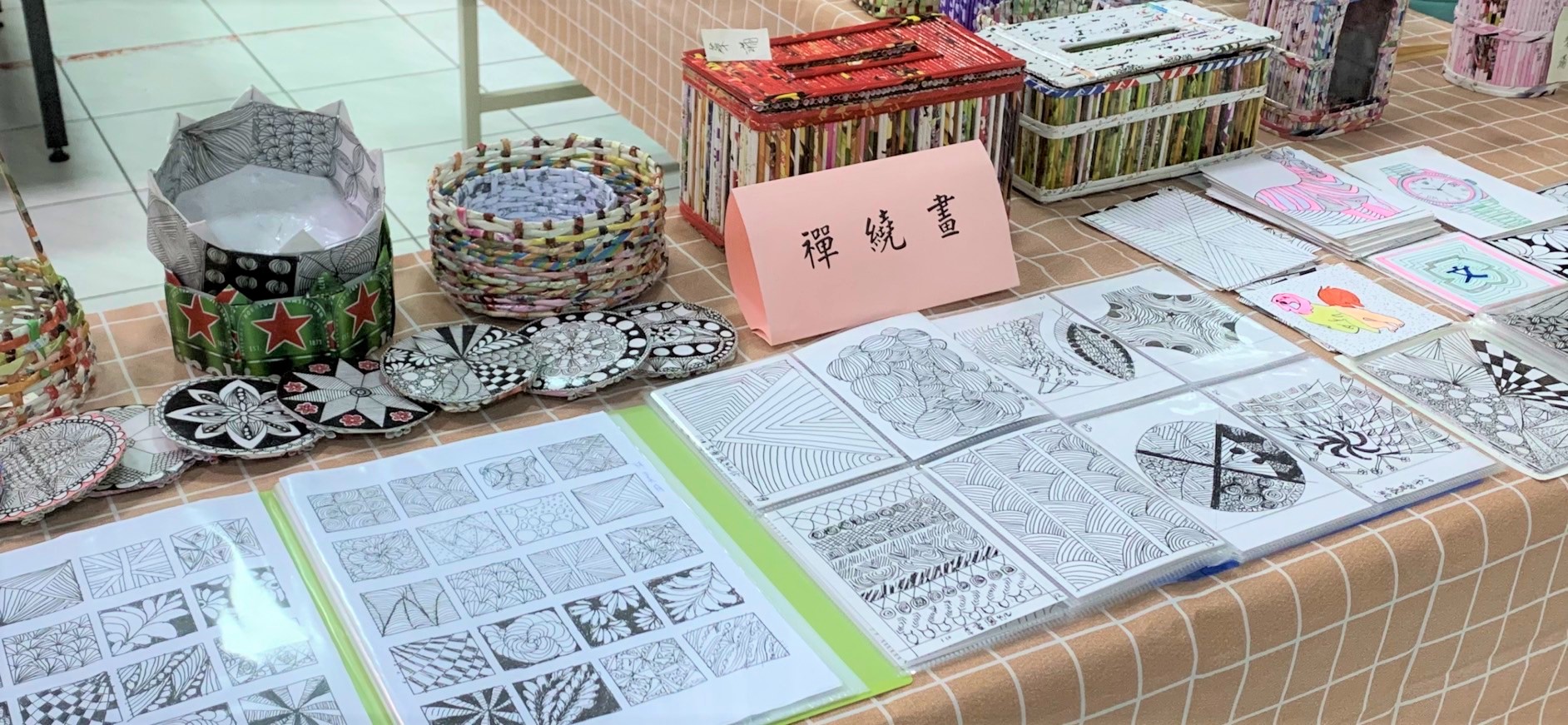 長輩用心創作禪繞畫  在疫情期間讓緊繃的心情獲得紓壓