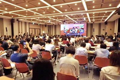 新北市全齡高風險家庭整合型社會安全網研討會16日舉行，近200人報名參與。