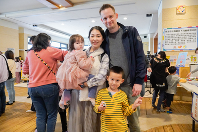 新北玩具復活節活動，有孩子就讀台北市幼兒園的家長特別攜家帶眷報名參加，希望活動持續舉辦。