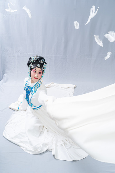  《打神告廟》敘述名妓焦桂英接濟秀才王魁 並互許終身 但王魁高中後 卻背棄桂英 導致她哀傷在海神廟自縊身亡 