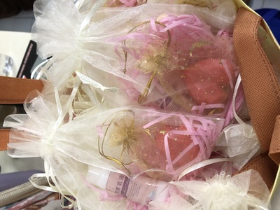 新北市關懷婦幼協會攜手團體送暖，製作手工皂及乳液100份給予新北弱勢家庭