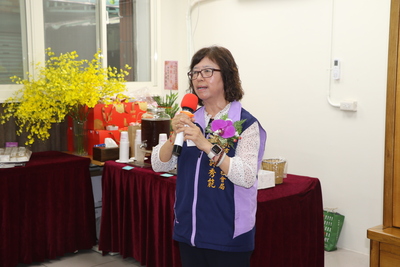  新北市社會局副局長許秀能感謝一貫道系統，在全市共設立了9處據點，提供社區長輩就近健康促進等服務
