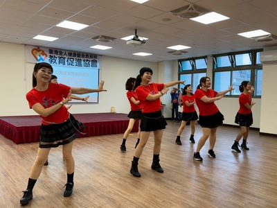  林口體育會舞蹈委員會接力熱舞 展現「真歡銀、好歡銀、歡銀光臨」