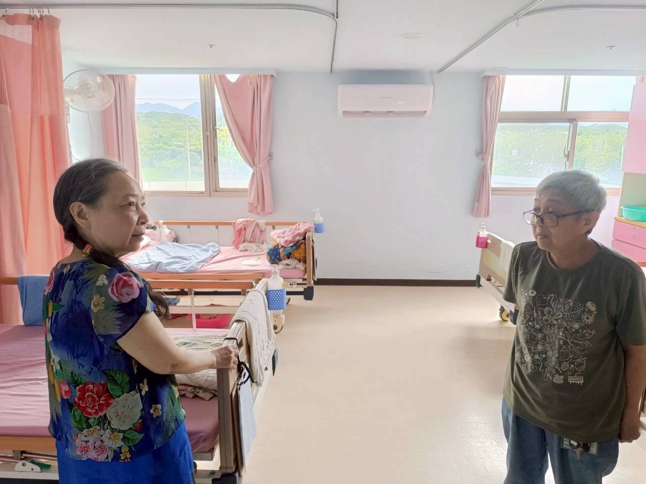 
   從被照顧者變成照顧者
                 小梅在護理之家翻轉人生 