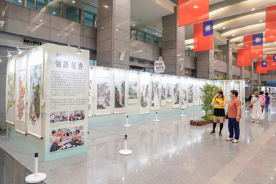 新北市松年大學靜態成果展，以「世代同學、青春不老」為主題，展期自10月20日至24日，邀請民眾欣賞銀髮創作力