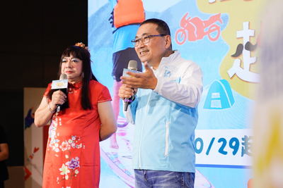 市長侯友宜表示，新北打造全銀髮實境秀，特邀「董月花」主持，帶著藝人朋友與新北長輩上山下海，極限挑戰，顛覆外界對長者刻板印象