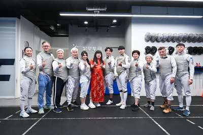 梁赫群及琳妲擔任節目嘉賓，與新北「高年級生」PK擊劍運動