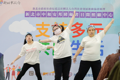  啟用儀式中 學員舞出心花開 獲得熱烈掌聲