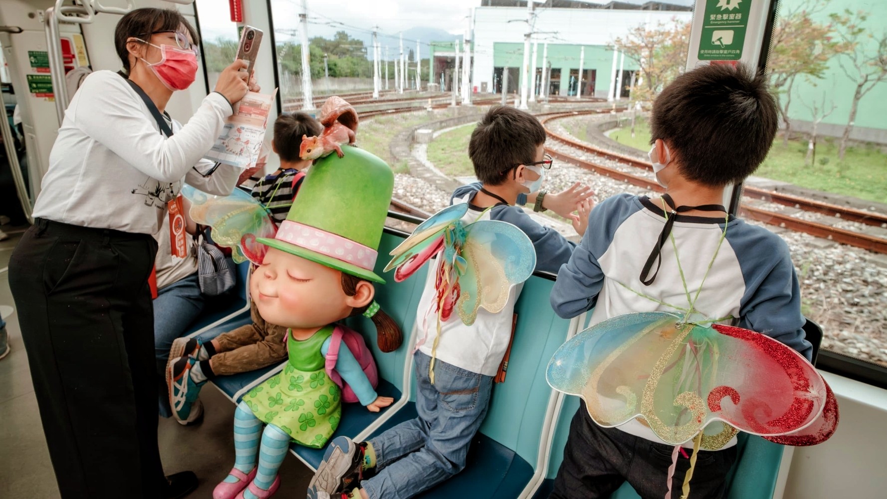 星奇兒創藝協會結合淡水旅學堂
帶小朋友暢遊淡海輕軌有愛無礙