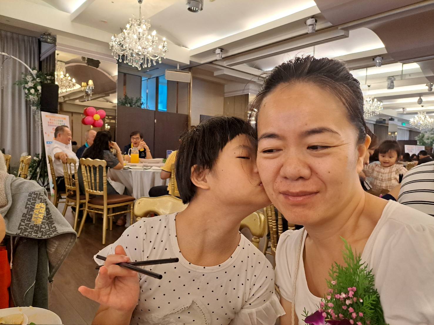 照顧早產唐寶寶 從一粒米飯開始
陳立群苦心拉拔 受模範身障家屬表揚