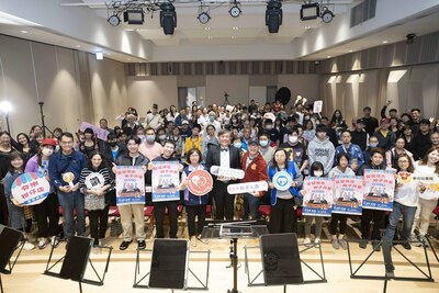  新北社會局在新光音樂廳舉辦「笛聲傳愛 親子共響」親子公益音樂會。