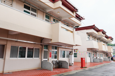 新北仁愛之家安養三區新居落成，從地板鋪設、牆面整修到宿舍內部的床具更新，長者開心入住。