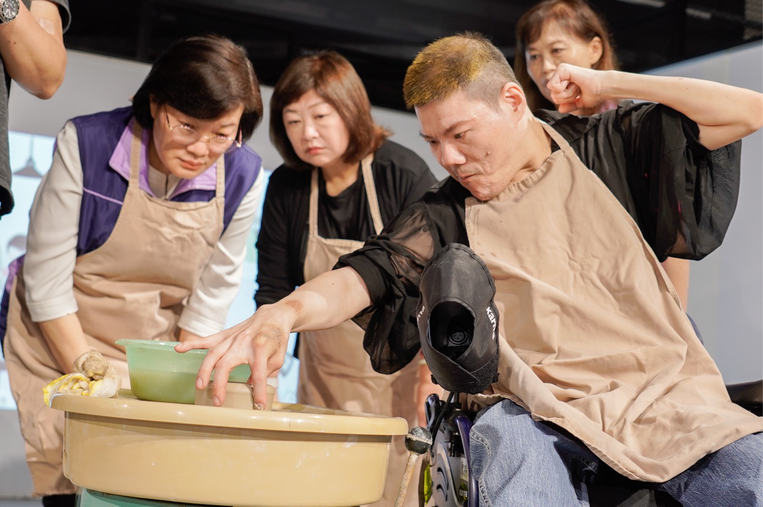 八里愛心教養院《陶藝.淘意》特展
腦麻院生陶藝作品登上滬尾藝文園區
即日起展出至8月2日
