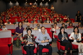 新北市在府中15舉辦國際女性影展  右2為台灣國際女性影展策展人羅珮嘉