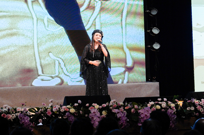 秀蘭瑪雅為新北市人民團體「領航金獎」典禮獻唱