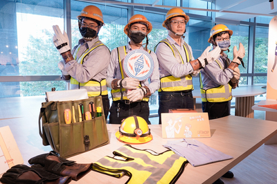 台灣電力公司台北南區營業處協助「獨居長者燈泡汰換服務」,並加強用電安全,降低居家風險